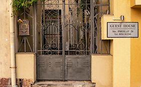 Cozy Studio With French Windows, Mrenicov